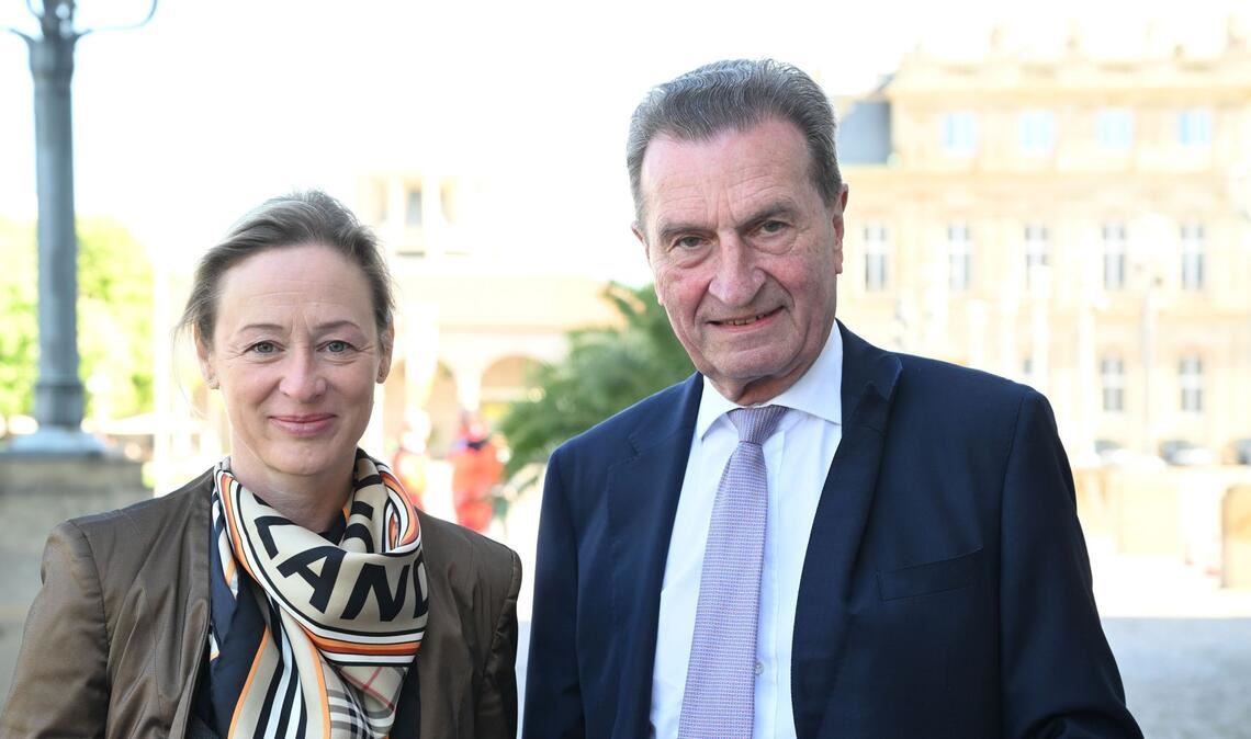 Ex-Ministerpräsident Günther Oettinger (CDU) kam mit seiner Frau zum Festakt.