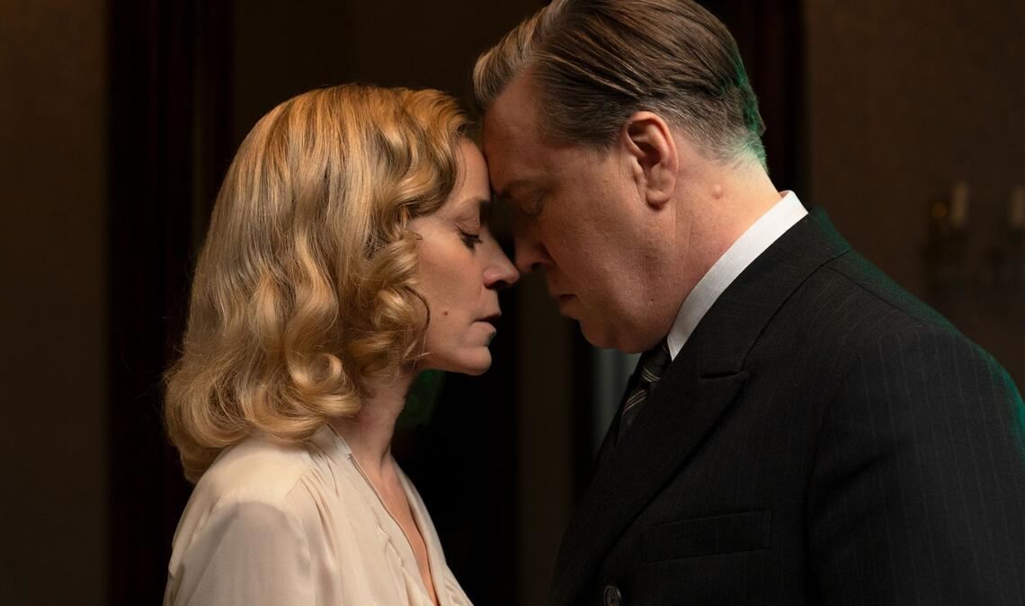 Ex-Schauspielerin Marleen Baumann (Jeanette Hain) und Gestapomann Buback (Nicholas Ofczarek) suchen einen Weg, dem Kriegschaos zu entkommen.