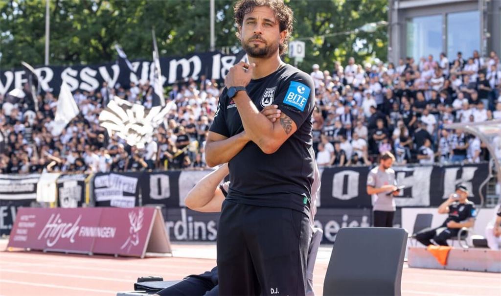 Ex-VfB-U17-Trainer Daniel Jungwirth wartet mit den Ulmer Spatzen weiter auf den ersten Regionalligasieg.