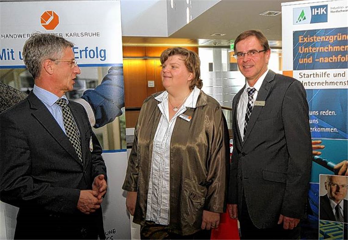 Existenzgründungs-Experten unter sich (v.li.): Stefan Hammes von der IHK, Silke Harnapp von der Handwerkskammer und Sieghard Bucher, Filialdirektor der Sparkasse in Mühlacker. 