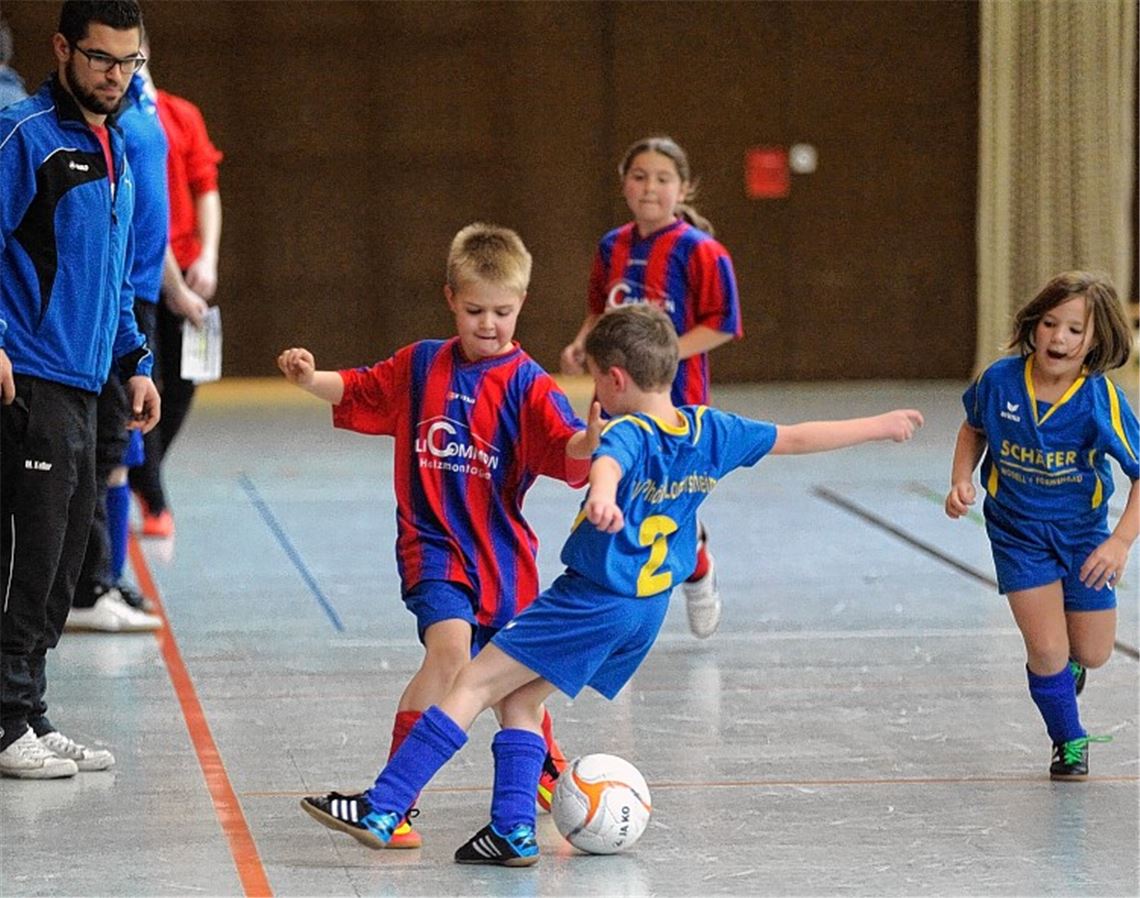 F-Jugend-Coach Thomas King (li.) gehört zur jungen, engagierten Trainergeneration beim TSV Ötisheim.