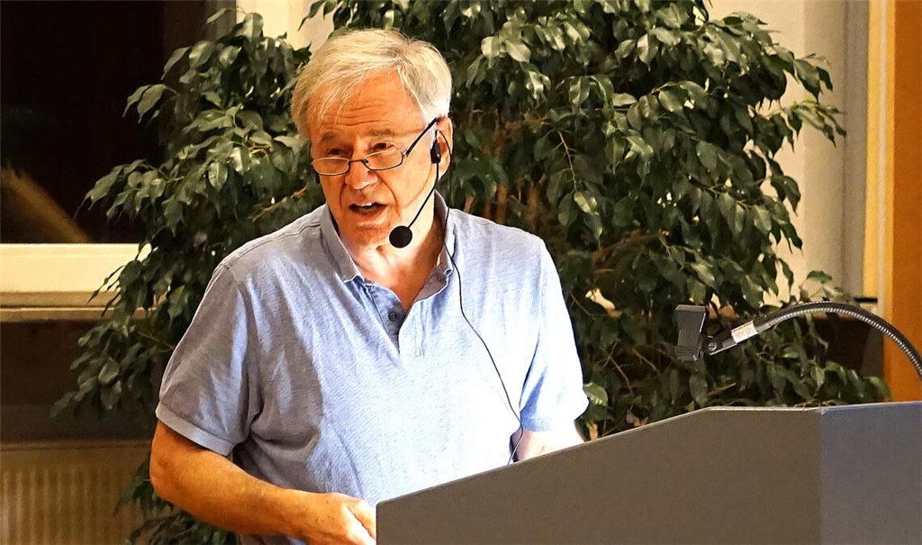 Fachmann für die Geschichte des Mittelalters: Hans Peter Walther.