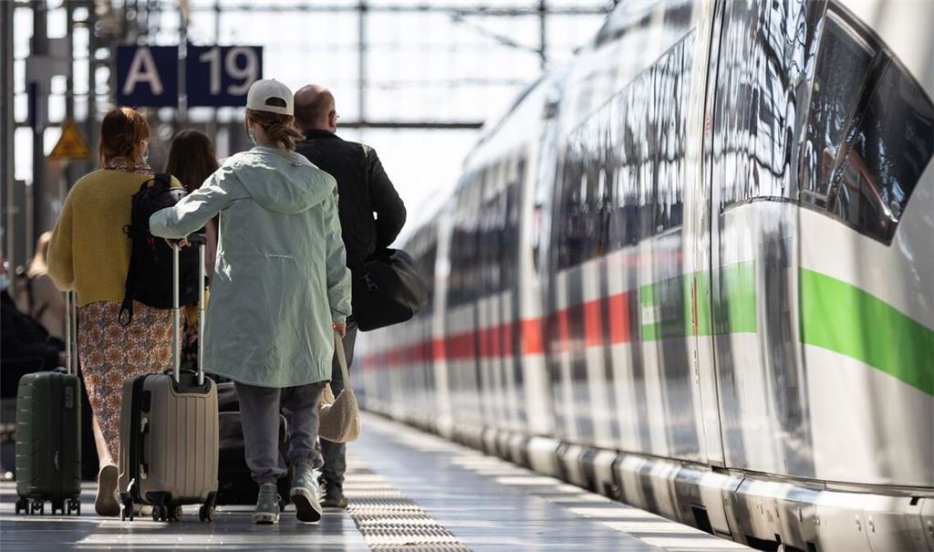 Fahrgäste der Bahn dürfen sich auf neue ICE freuen.