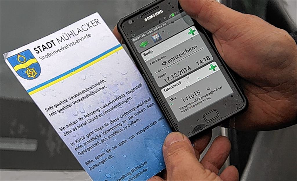 Falschparker werden wegen einer Ordnungswidrigkeit schriftlich verwarnt. Foto: Sadler