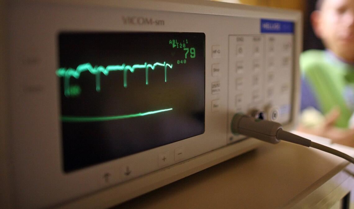 Familien, deren Kinder aufgrund von Fehlbildungen, schweren Atemwegserkrankungen oder nach einem Unfall intensivmedizinisch betreut werden müssen, nutzen einen Kinderintensivpflegedienst vor Ort.