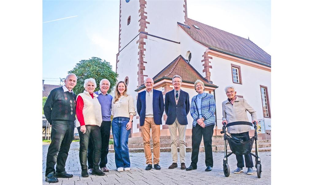 Familientreffen der besonderen Art: Nachfahren von Jean Elie Giraud treffen sich anlässlich seines 300. Todestages in Pinache, um mehr über das Leben und Wirken des früheren Geistlichen der Waldensergemeinden Pinache und Serres zu erfahren. Foto: Friedrich