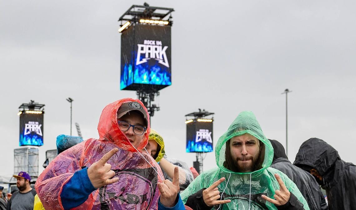 Fans beim Musifestival „Rock im Park“ 2025 . Die Veranstaltung ist in diesem Jahr einen Monat zuvor bereits ausverkauft (Archivfoto).