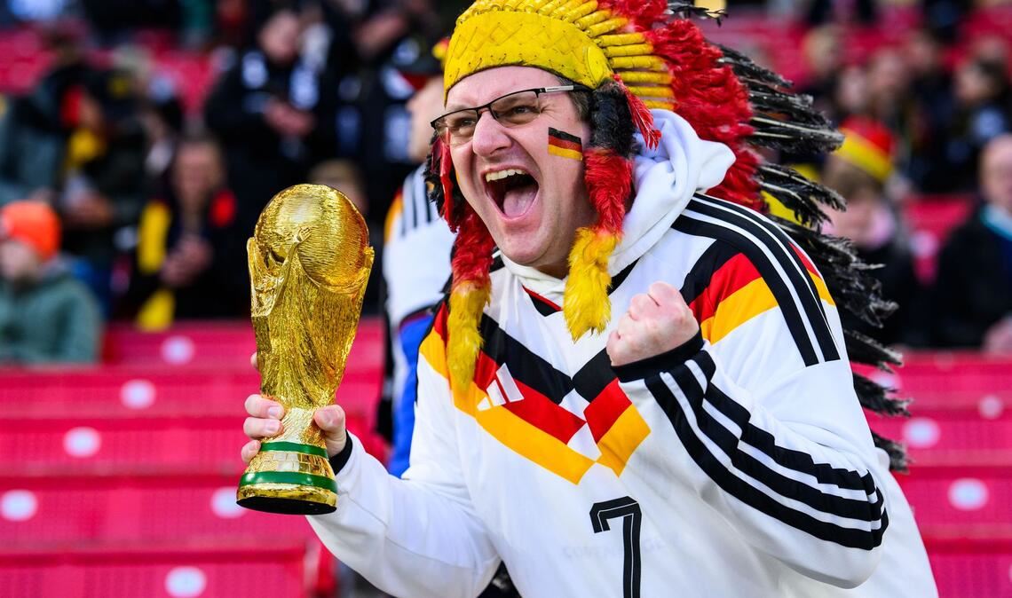 Fans der deutschen Mannschaft erwartet bei der WM eine Kosten-Explosion. (Archivbild)
