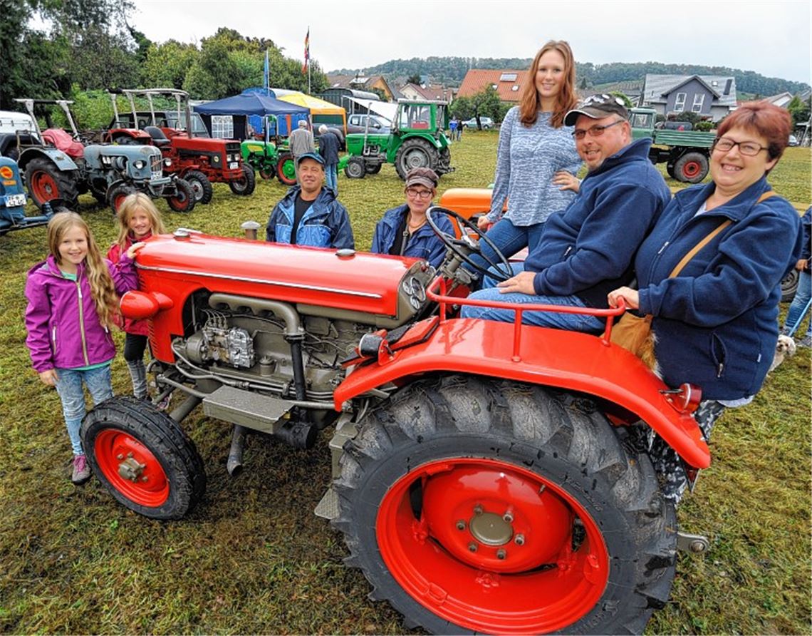 Lederhosen und Bulldogausfahrt