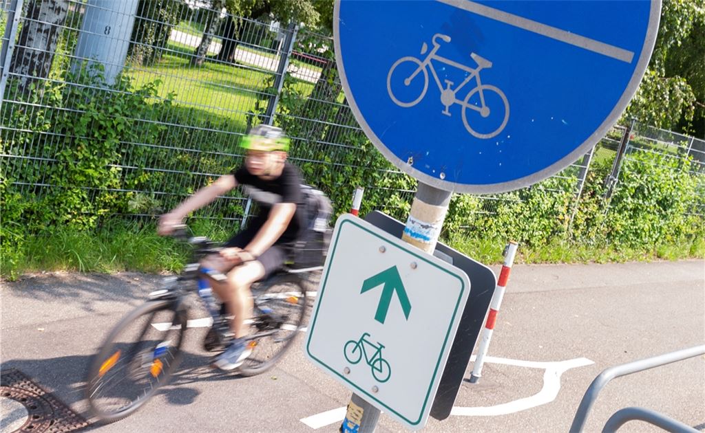 Fast 1000 einzelne Maßnahmen sieht das Radverkehrskonzept des Enzkreises vor. Jetzt sollen die Kommunen zu dem Priorisierungskatalog Stellung beziehen. Archivfoto. Fotomoment