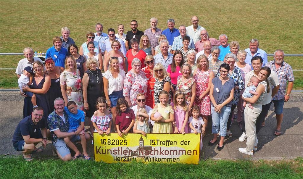 Fast 60 Nachkommen des heimatvertriebenen Illinger Bürgers Franz Künstler sind am Wochenende aus aller Welt in Illingen zusammengekommen. Foto: Friedrich