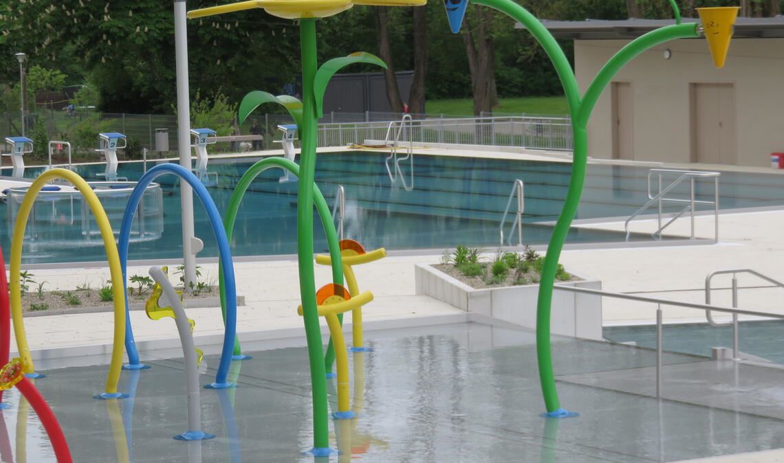 Fast fertig: Das neue Knittlinger Freibad - oder besser das „Paul Kieselmann Bad“. Fotos: Becker