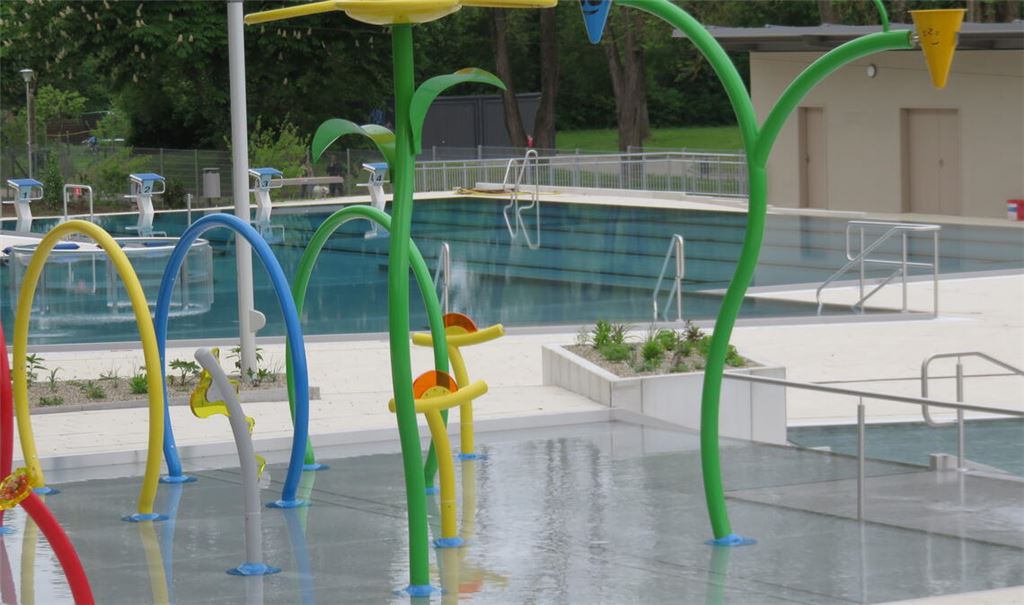 Fast fertig: Das neue Knittlinger Freibad - oder besser das „Paul Kieselmann Bad“. Fotos: Becker