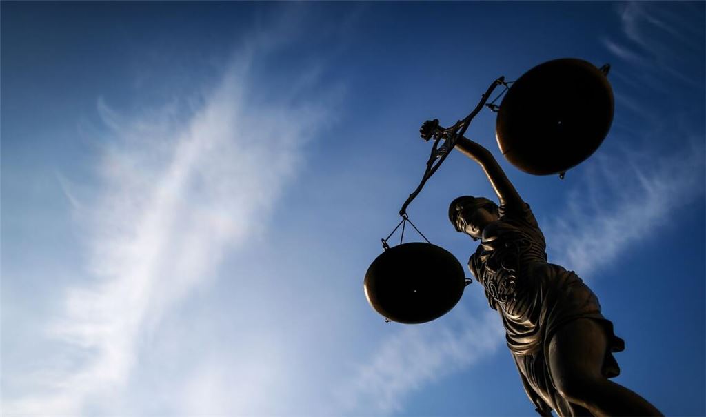 Fast sieben Jahre nach dem Tod der 13-jährigen Emily auf einer Klassenfahrt nach London verhandelt das Düsseldorfer Landgericht über eine Klage gegen das Land NRW (Symbolfoto).