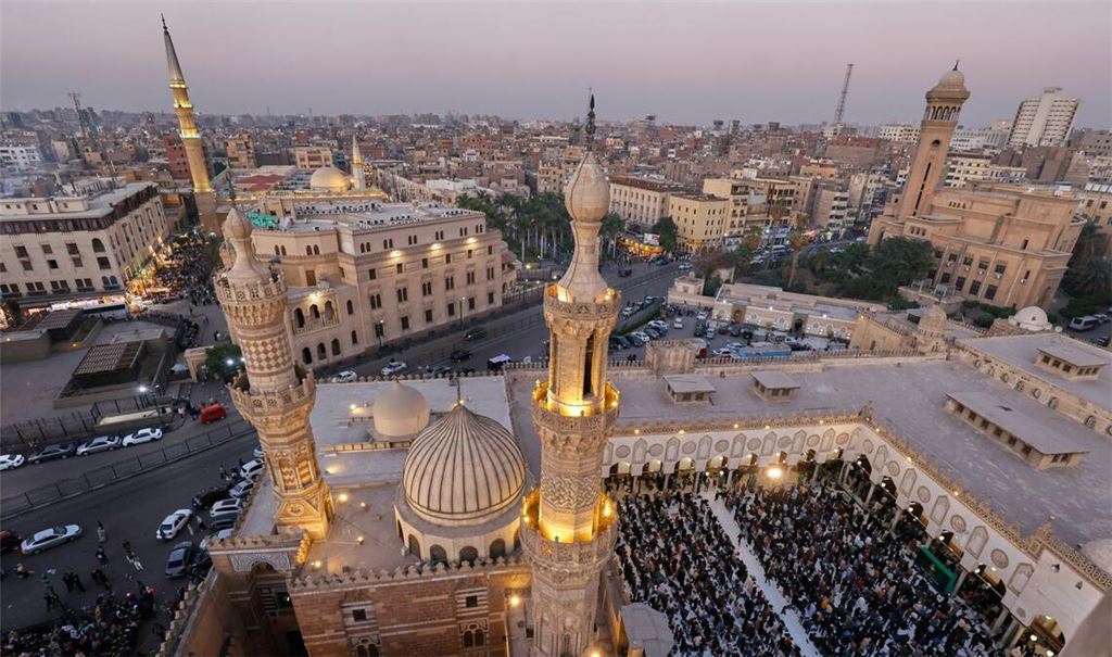 Fastenbrechen in einer Moschee in Kairo – dort wird auch für den Frieden gebetet.