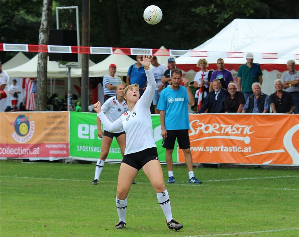 Faustball-WM U18: Henriette Schell wird Weltmeisterin