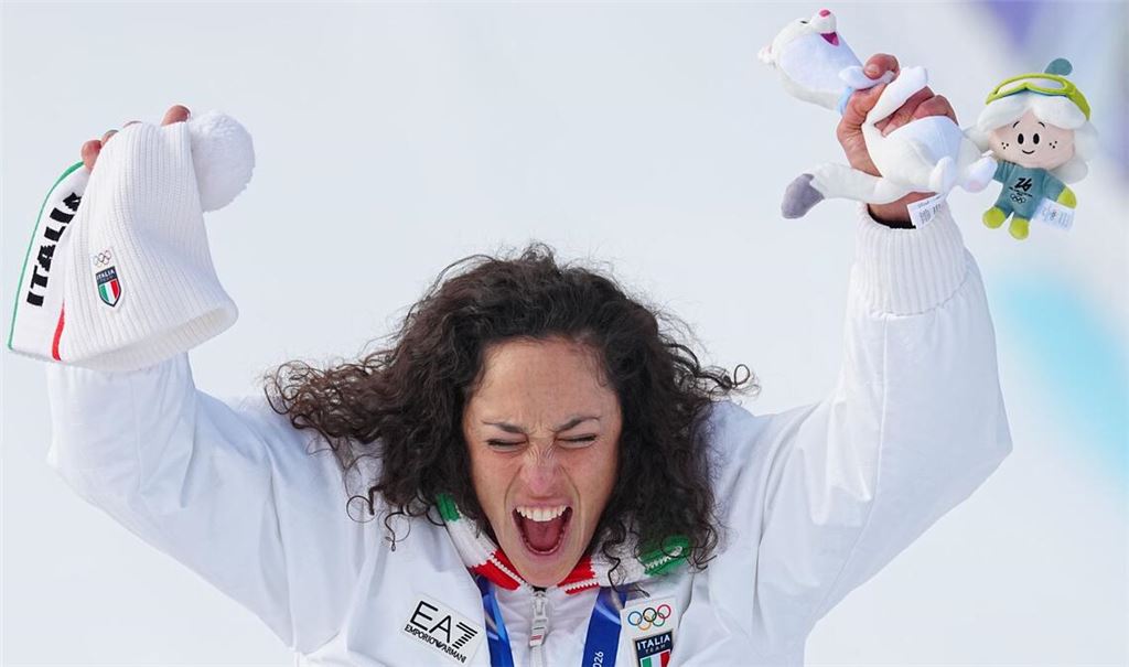 Federica Brignone hat sich nach einer schweren Verletzung zurückgekämpft und in Cortina Gold im Super-G gewonnen.
