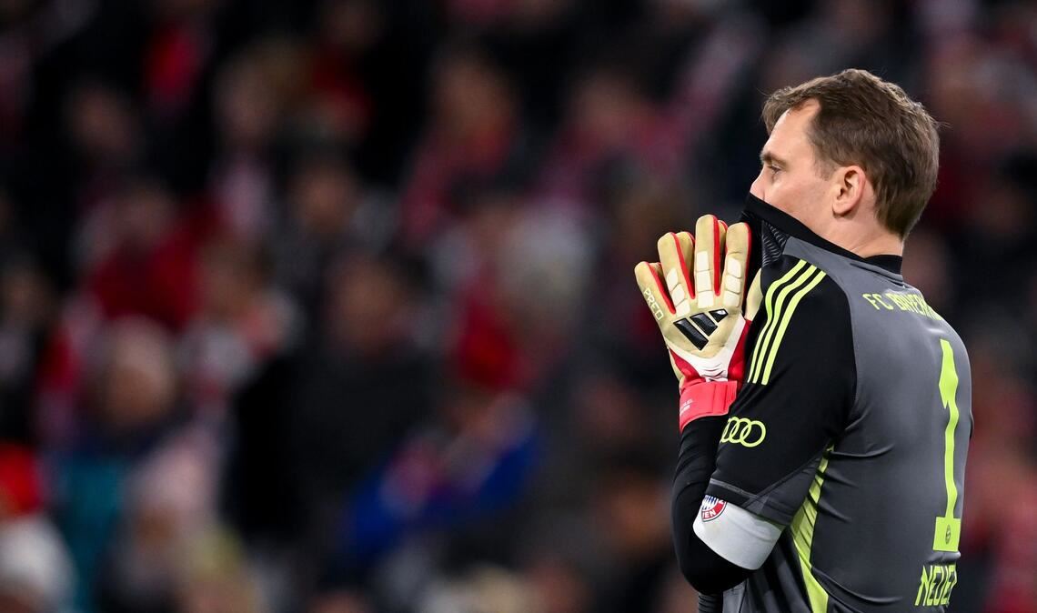 Fehlt den Bayern möglicherweise auch am Samstagabend in Dortmund: Manuel Neuer. (Archivbild)