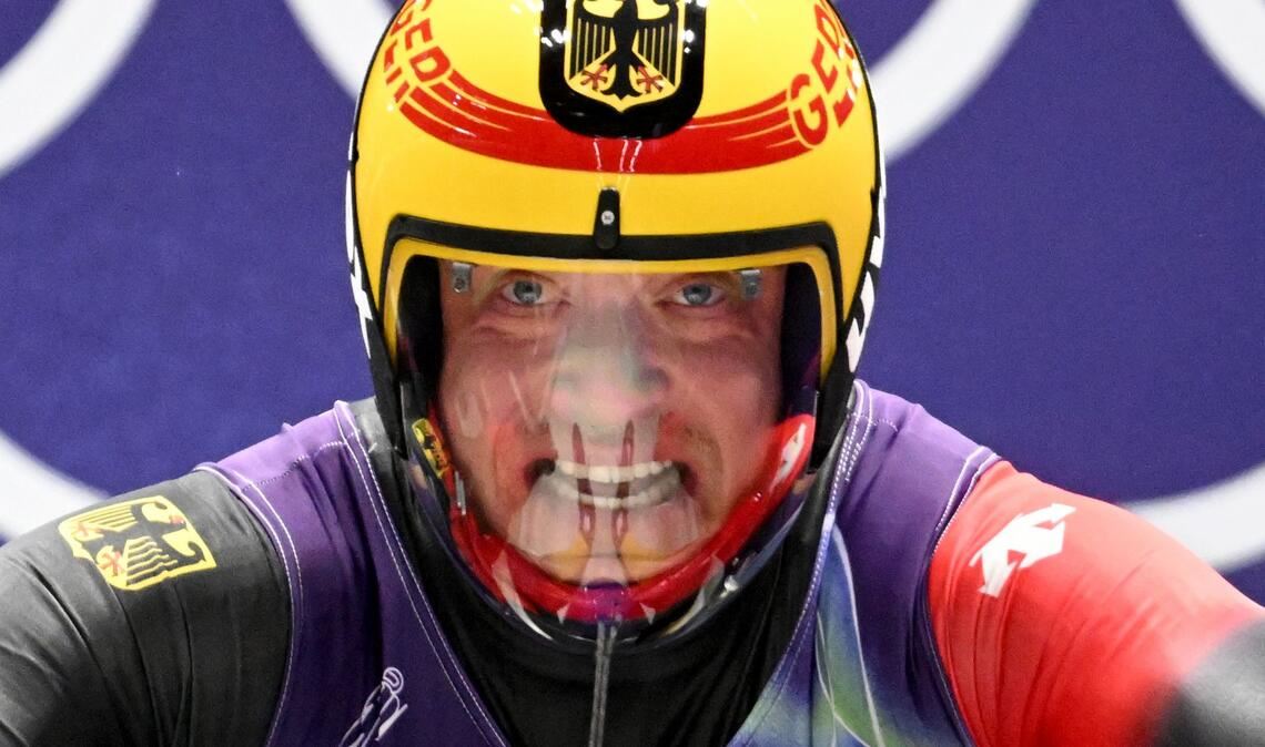 Felix Loch patzte im ersten von vier Läufen nach einem Startrekord.