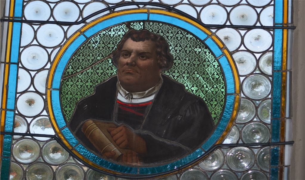 Fenster in der Mühlhäuser Albanikirche, die am Reformationstag bis 18 Uhr für Besucher geöffnet ist. Foto: Evi Mayer