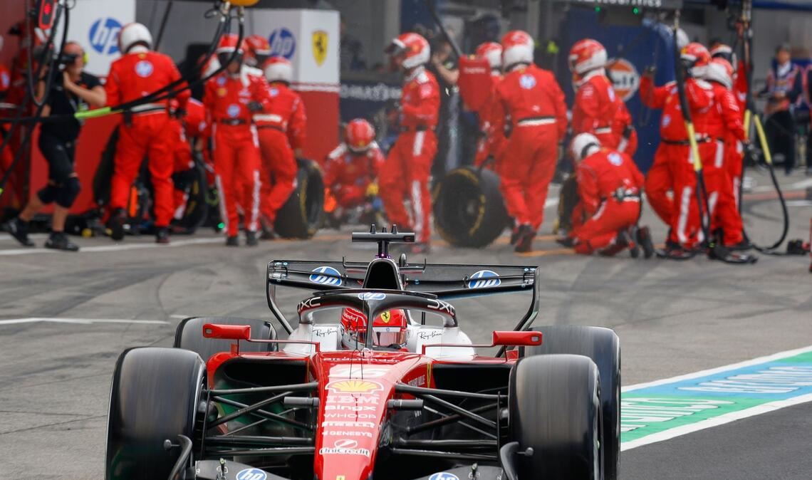 Ferrari-Pilot Charles Leclerc hofft auf viele Updates.