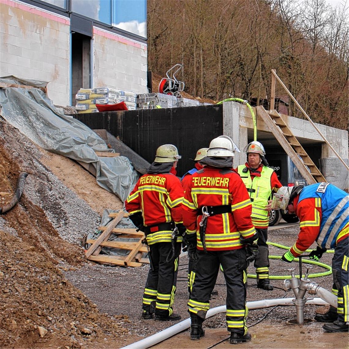 Feuerwehreinsatz in Niefern. 