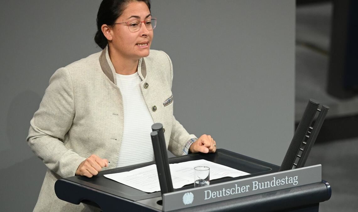 Filiz Polat (Grüne) sieht Unklarheit und erhebliche Probleme in der Praxis, wenn der Gesetzentwurf so wie vom Ausschuss beschlossen, vom Bundestag verabschiedet werden sollte. (Archivfoto)