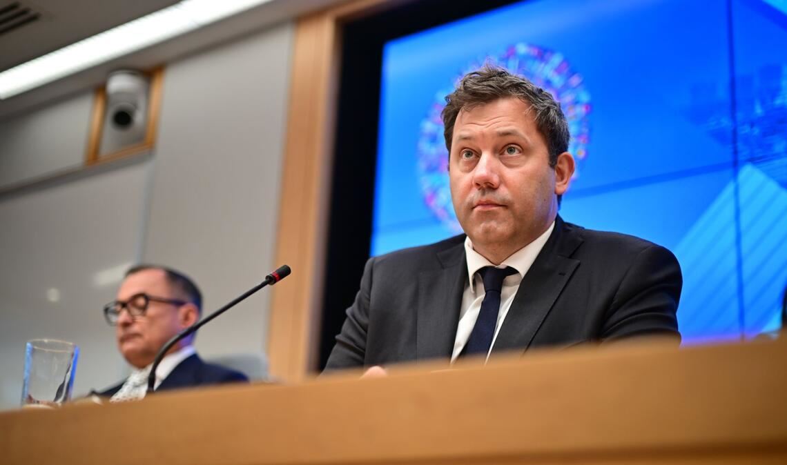 Finanzminister Klingbeil sieht massive Auswirkungen des Iran-Kriegs auf das Wachstum in Deutschand.