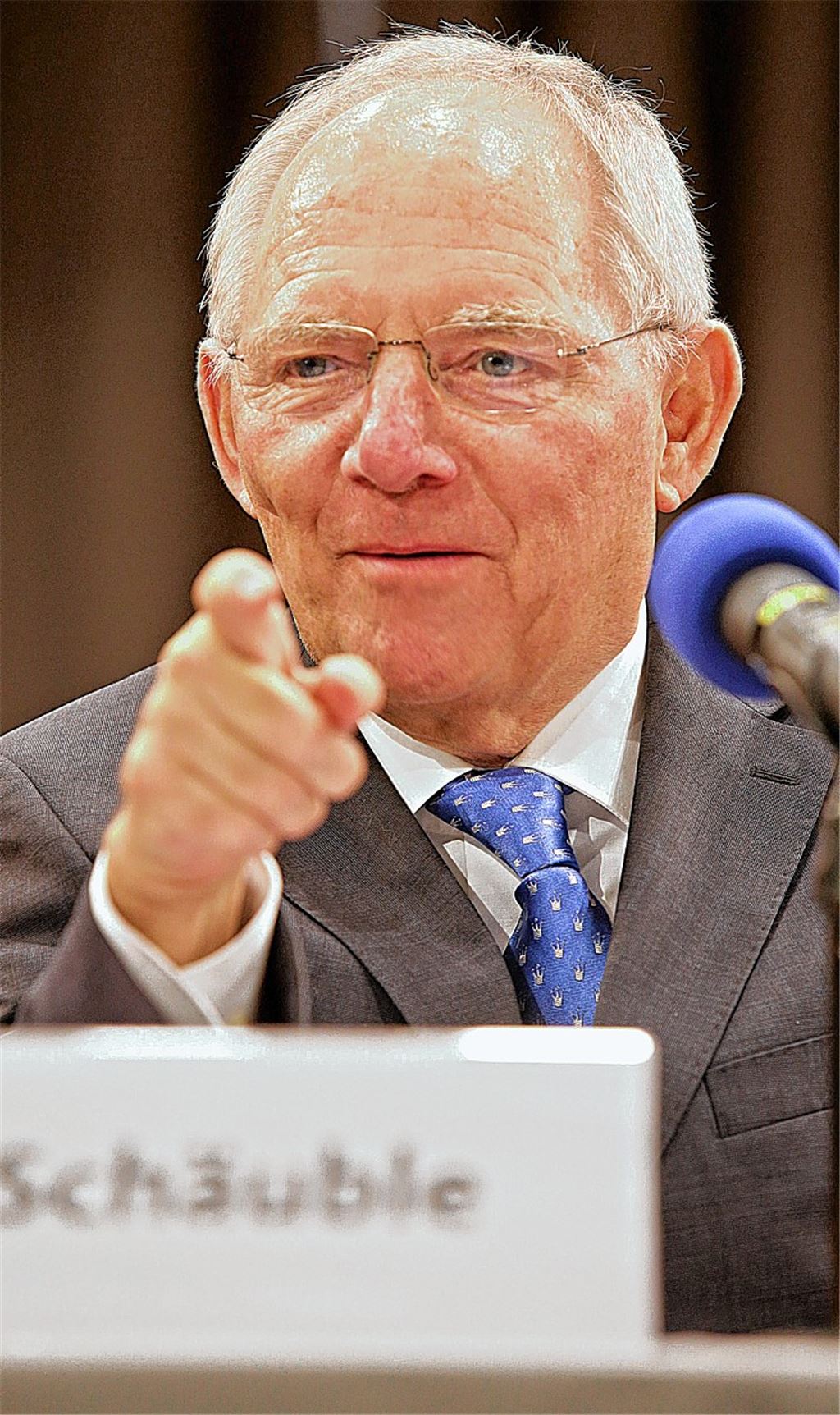 Flüchtlinge: Schäuble will Maß halten