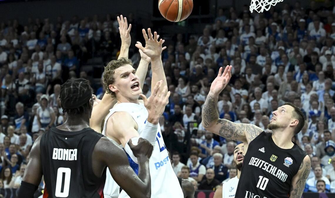 Finnlands Star Markkanen wurde vom deutschen Team beackert.