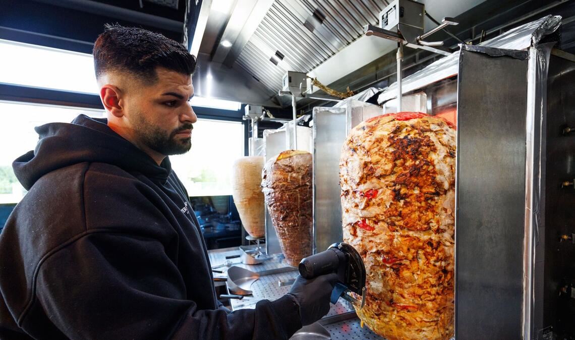 Firmenchef Sergen Kolcu bei der Arbeit.