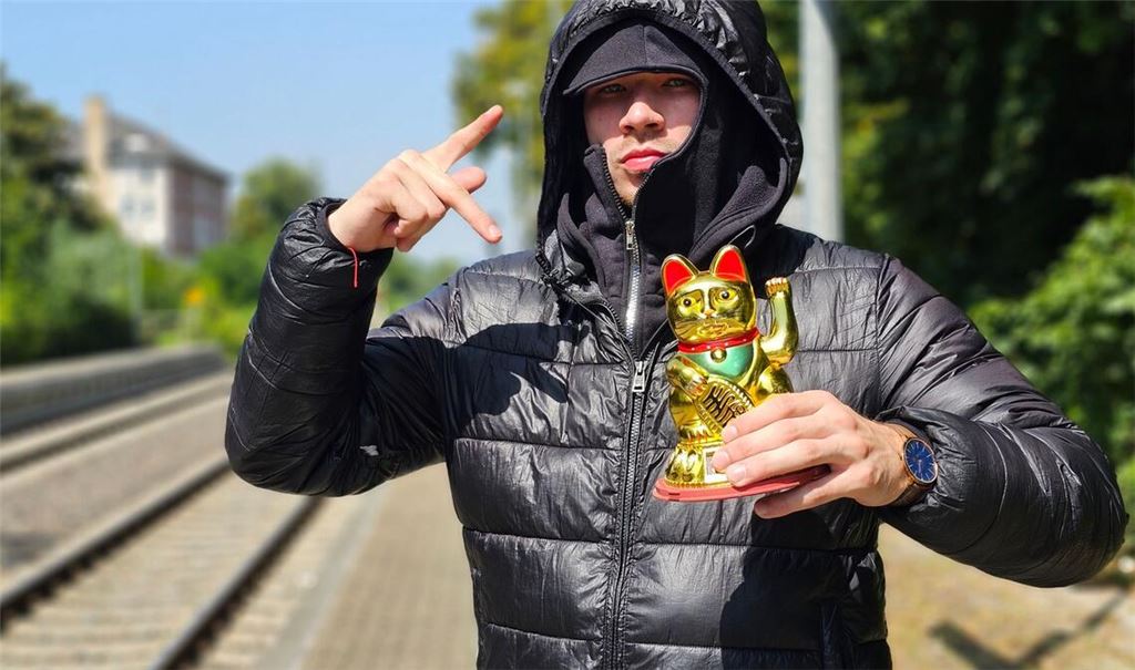 Fjodor Busik will mit Tiktok-Videos Aufmerksamkeit für Ostdeutschland erzeugen.