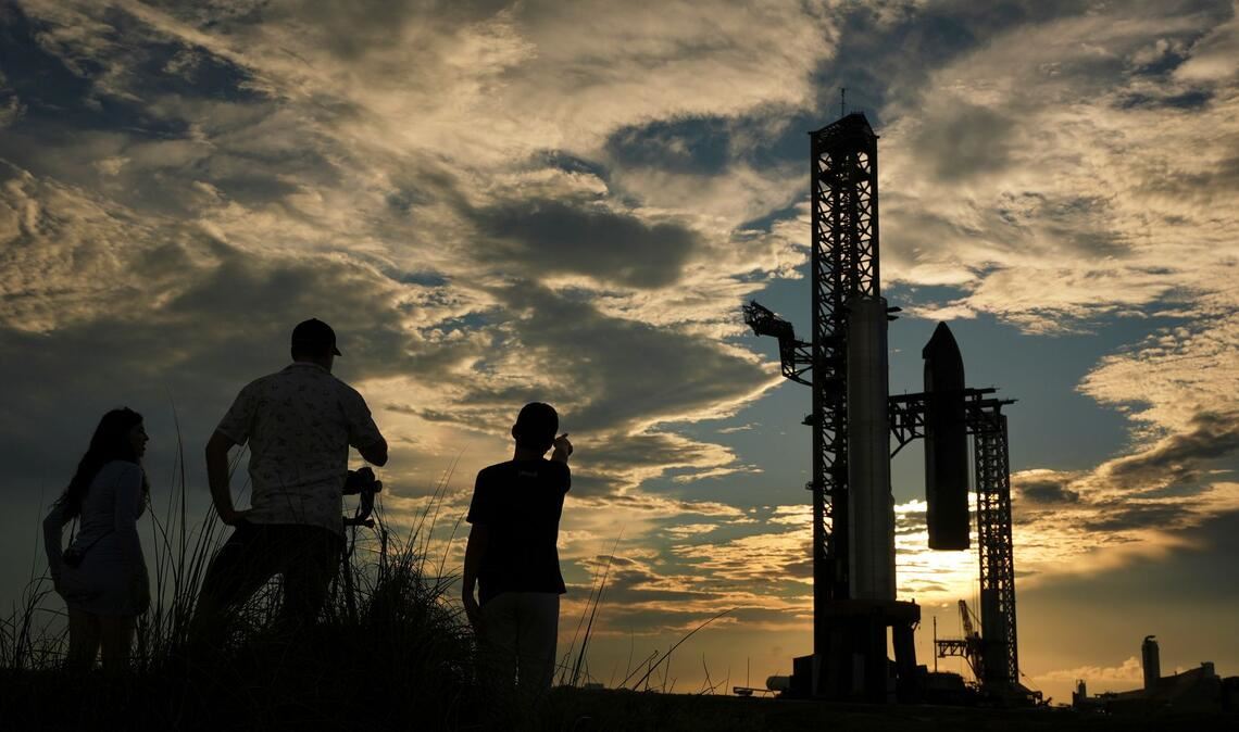 Bilder des Tages Fliegt sie oder fliegt sie nicht ? Riesen-Rakete Starship von SpaceX vor dem Start in Texas