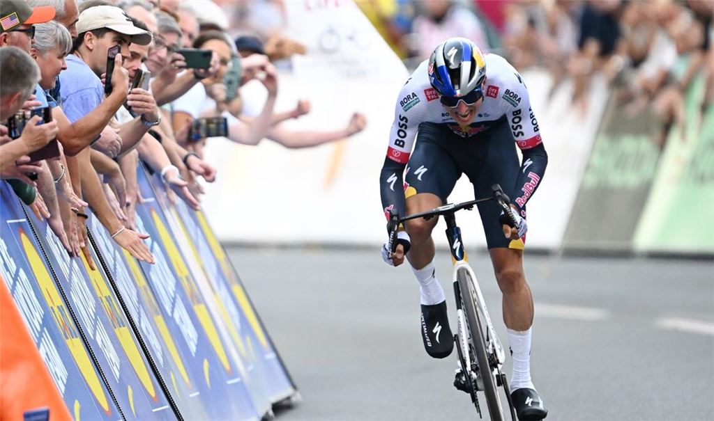 Florian Lipowitz begeistert bei der Deutschland Tour die Massen.
