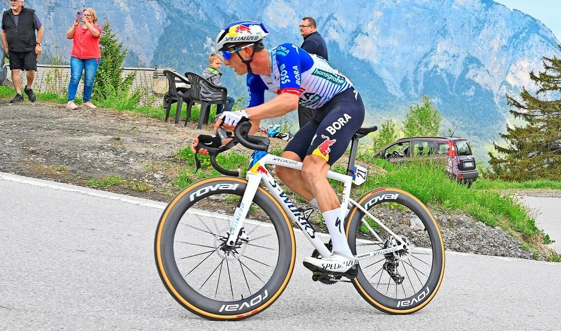 Florian Lipowitz will bei der Tour de France im Juli erneut angreifen. Im vergangenen Jahr landete der Laichinger sensationell auf dem dritten Platz der Gesamtwertung.