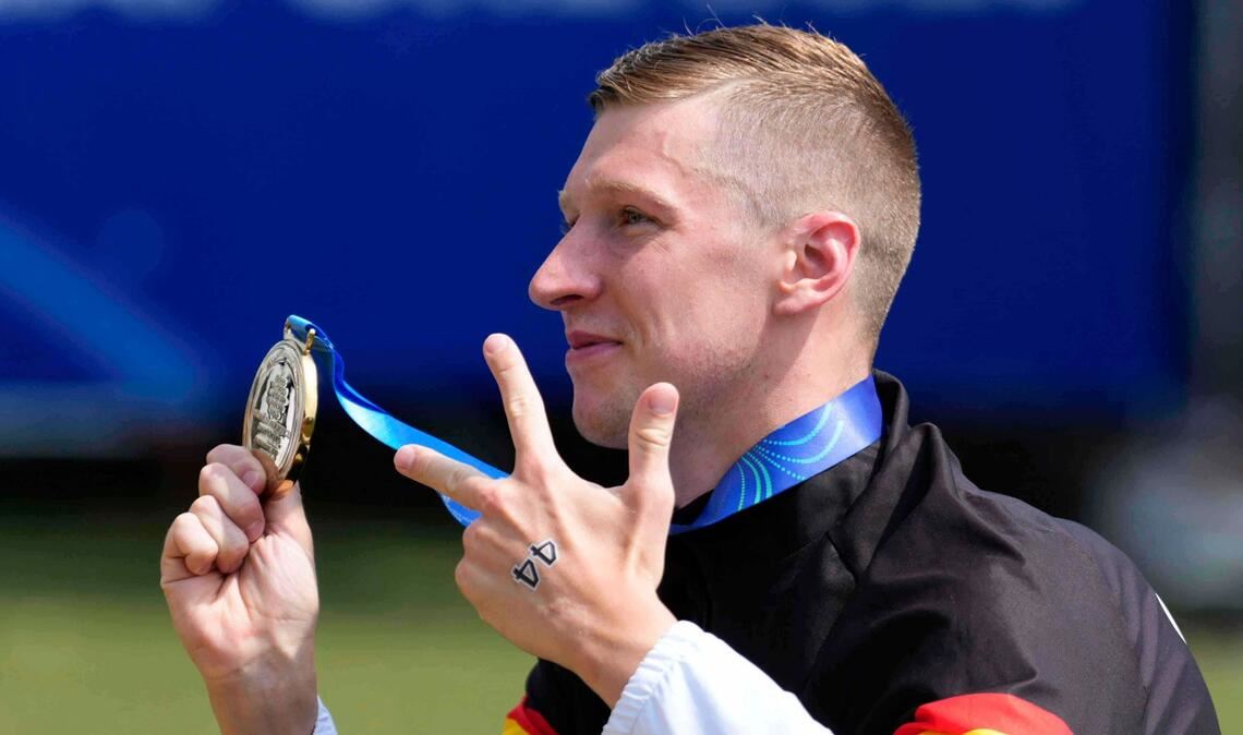 Wellbrock verblüfft mit Gold-Triple bei WM: "Mega happy" Florian Wellbrock war erneut unschlagbar.