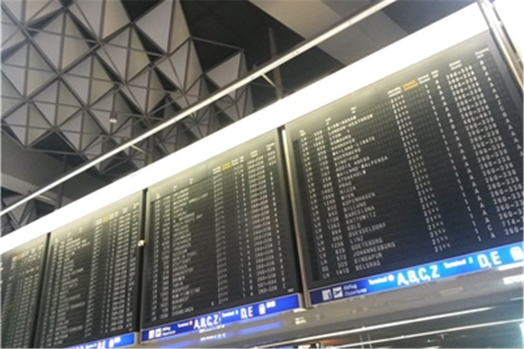 Flughafen in Frankfurt. Symbolfoto: Huebr