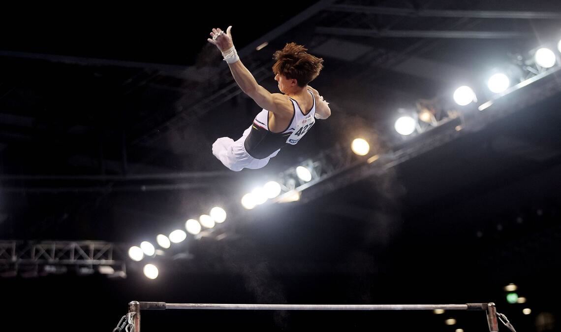 Flugshow am Samstagabend: Timo Eder (MTV Ludwigsburg) beim DTB-Pokal in Stuttgart.