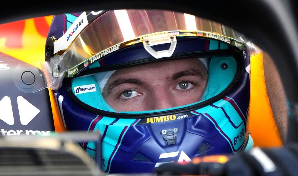 Formel-1-Weltmeister Max Verstappen behält den WM-Kampf im Blick.