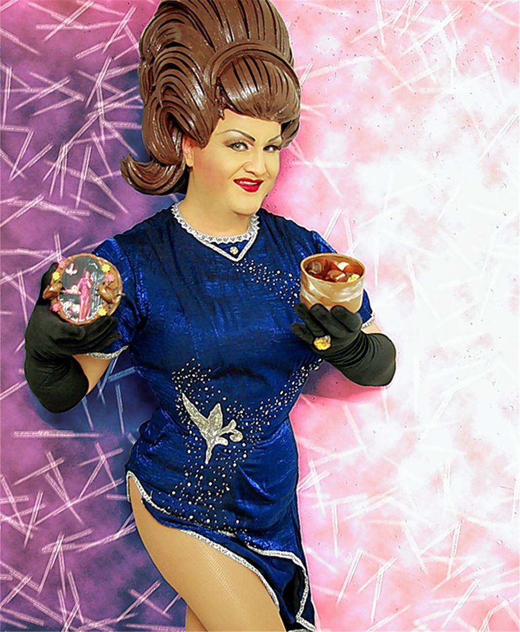 Fräulein Wommy Wonder, Jorgos Katsaros, „Die Kächeles“ und das Würzbacher Bauerntheater sorgen für beste Unterhaltung.