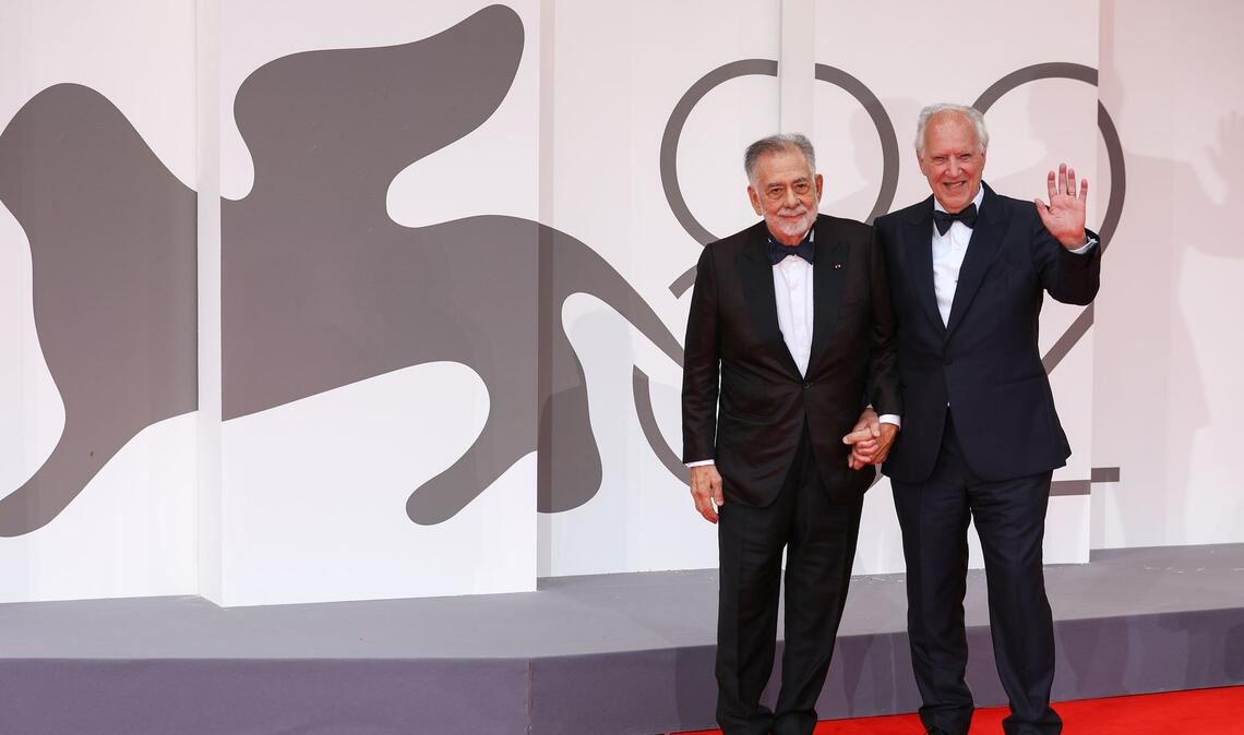 Francis Ford Coppola (l) und Werner Herzog auf dem roten Teppich.