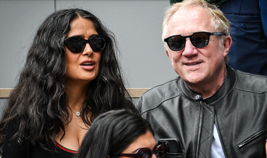 Francois-Henri Pinault und Salma Hayek (l.) verfolgen das Spiel von. Zverev
