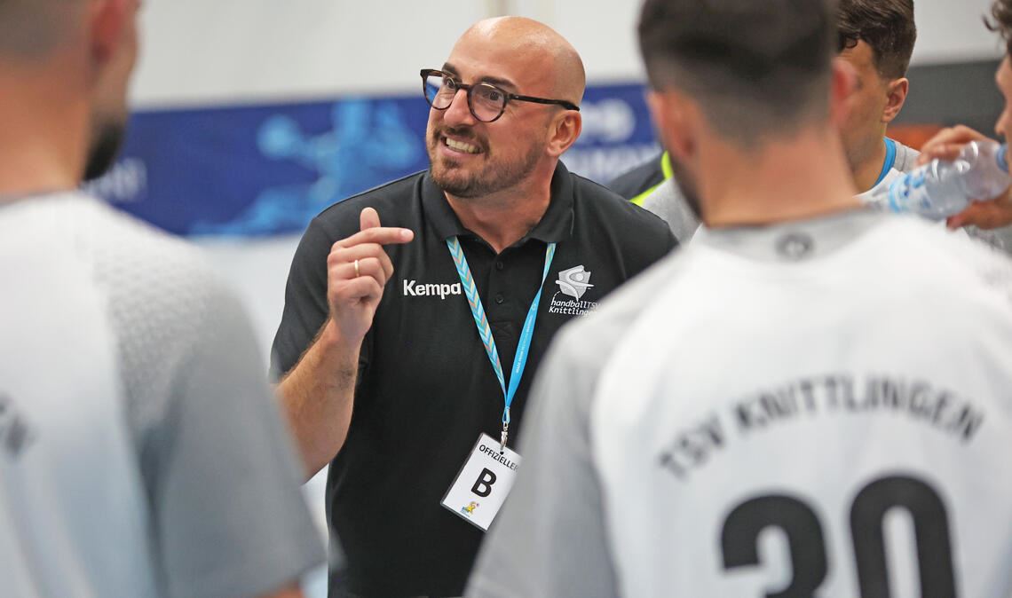 Frank Müller ist seit knapp einem Jahr Trainer des TSV Knittlingen. In dieser Saison will er mit seiner Mannschaft eine gute Rolle spielen. Foto: Müller