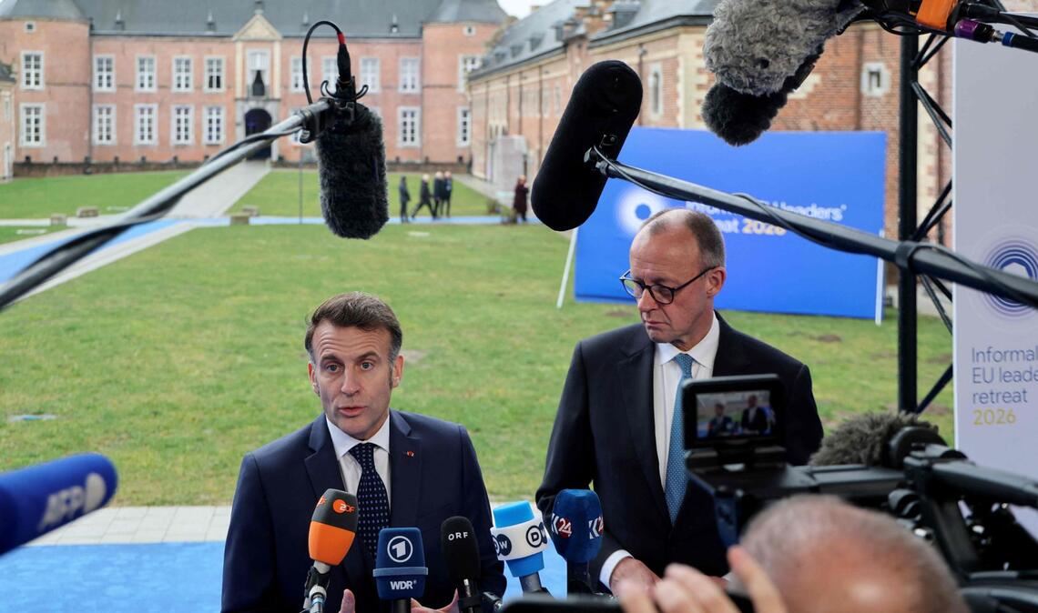 Frankreichs Präsident Macron (links) und Kanzler Merz suchen auf dem EU-Gipfel in Alden Biesen nach Wegen, die EU wieder auf Wachstumskurs zu bringen.