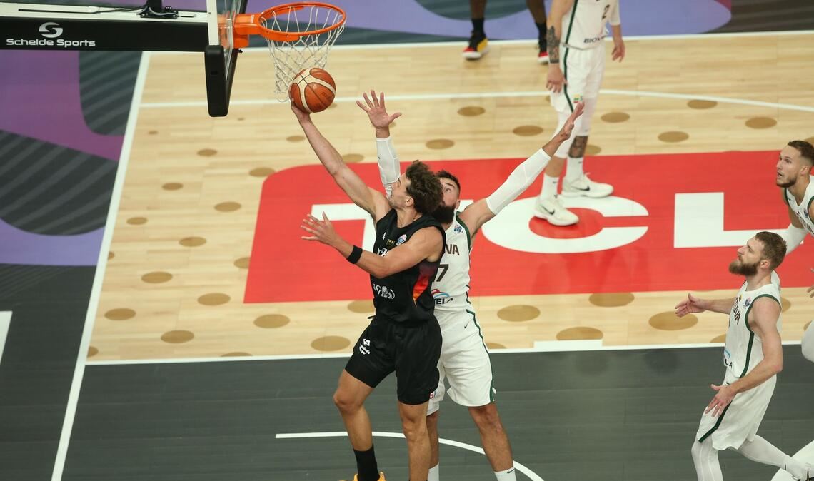 Franz Wagner attackierte den Korb - auch gegen Riese Valanciunas.