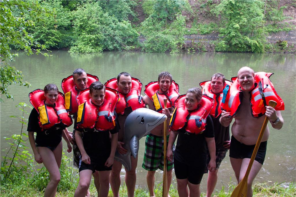 Freiwillige Feuerwehr Mühlacker: Gut gerüstet zur Cold Water Challenge. (Foto: Recken)