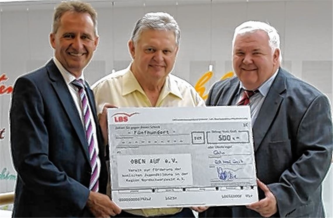 Spender unterstützt Projekt Bläserklasse