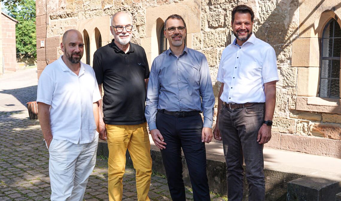 Freuen sich auf das Jazz-Festival (v. li.): Sebastian Studnitzky, Jazztrompeter und Professor in Berlin und Dresden, Gerhard Baral, Geschäftsführer des Netzwerkes Baral & Partner, Paul Taube, Geschäftsführer der Pforzheimer Event GmbH und des Kulturhauses Osterfeld, Aaron Treut, Bürgermeister Maulbronn. Foto: Bastian