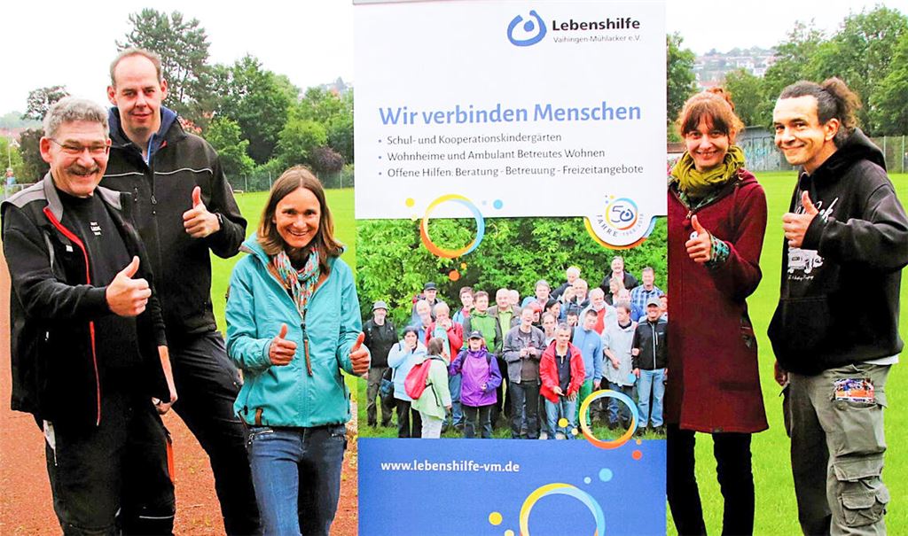 Freuen sich auf den „Inklusions-Lauf“ am Sonntag, 16. Juni, auf dem Egelsee-Sportplatz in Vaihingen (v.li.): Christian Mannhardt, Roland Schassberger, Sybill von Berg, Viola Beck und Sebastian Ciba. Foto: Arning