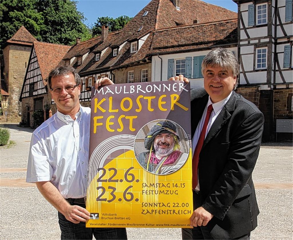 Freuen sich auf viele Besucher beim Klosterfest: Bürgermeister Andreas Felchle (li.) und der Vorsitzende des Fördervereins Maulbronner Kultur, Wolfgang Haalboom.